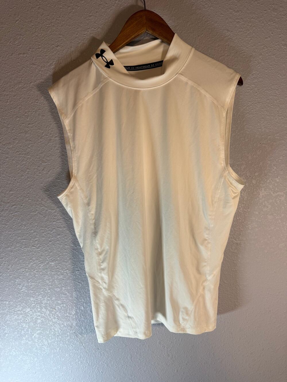 Under Armour HeatGear Men’s XXL White Sleeveless Mock Neck Training Shirt
